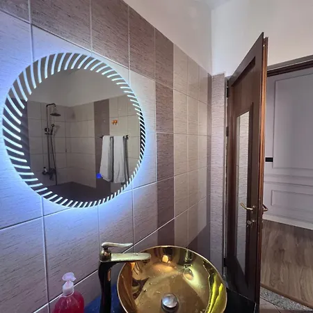 Hostel Luxury 007 Tirana